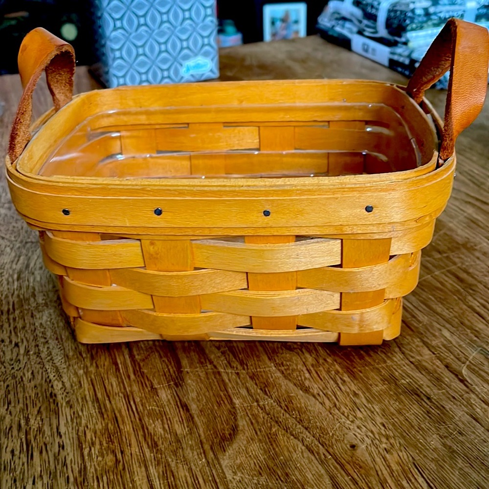Vintage Year 2000 Longaberger Basket with Handles